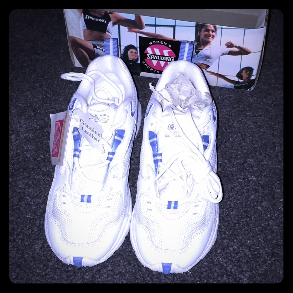 Light and easy Spalding athletic shoes